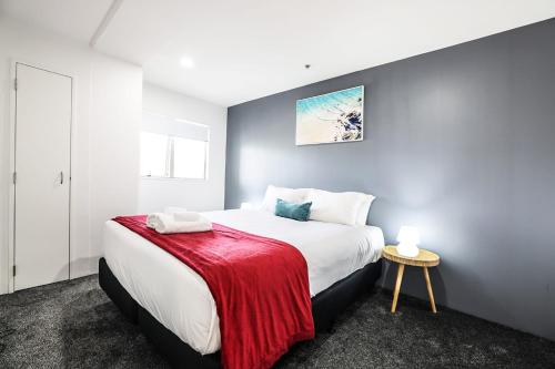 2br newly renovated apartment w free parking