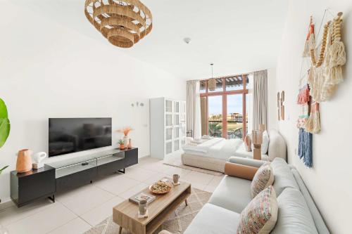 Silkhaus Vacation Homes Offshore Studio in Palm Views East Tower, Dubai