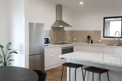 ห้องครัว, Dreamy Abode - Vineyard Retreat in บาร์เมรา