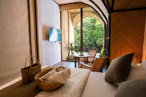 Facilities, Salty And Sunny Koh kood in Ao Phrao