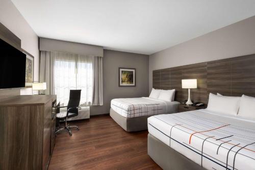 La Quinta by Wyndham Denton - University Drive - image 11