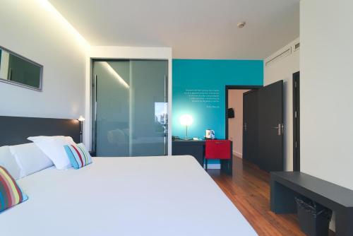 Sea You Hotel Port Valencia - image 14