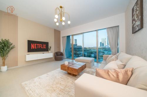 Fountains & Burj Khalifa views 2BR w/infinity Pool - image 14