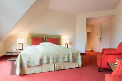Pavilion Room image 4