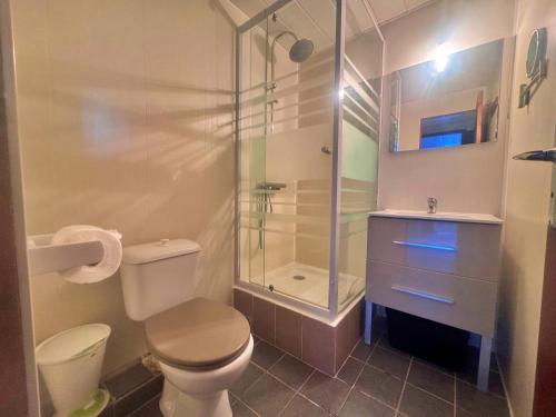 ห้องน้ำ, Les pieds dans l'eau T2 E in กัลวี