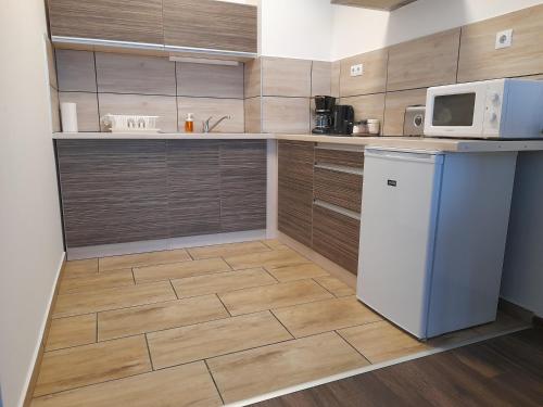 Studio Apartment image 10