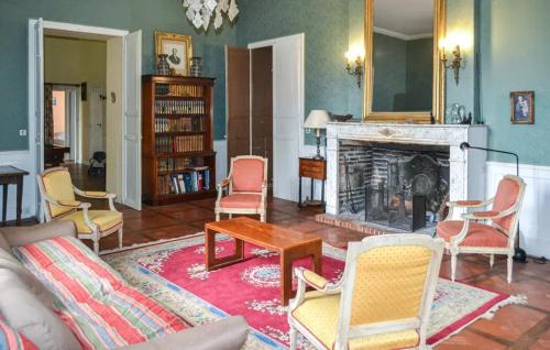 Villa with 10 bedrooms in Villeneuve sur Lot with wonderful city view private pool and furnished garden - image 5