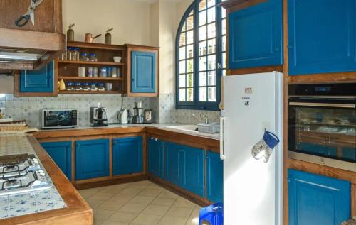 Villa with 10 bedrooms in Villeneuve sur Lot with wonderful city view private pool and furnished garden - image 7