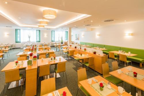 TOP Panorama Inn Hotel - image 4