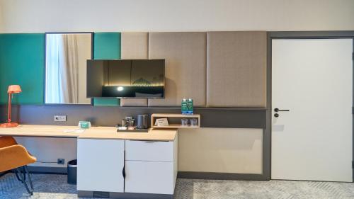 room detail thumbnail 1