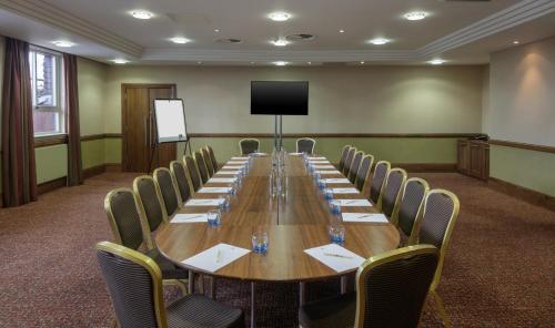 DoubleTree By Hilton Glasgow Westerwood Spa & Golf Resort - image 4