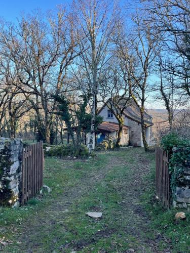 Charming detached house in beautiful Calvignac gîte à louer Larnagol