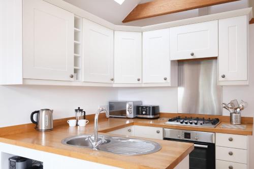 The Boathouse, Kingsbridge - Romantic detached annexe with parking & estuary walk to great pub in Kingsbridge