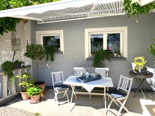 Zuhause bei ELLEN Zuhause bei ELLEN