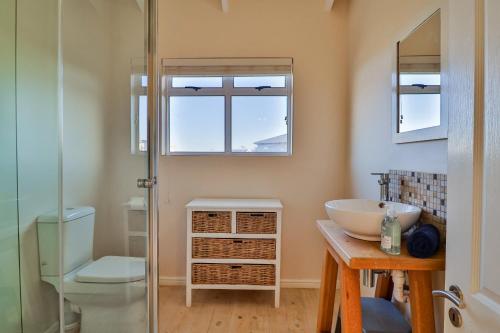Tides, Bettyʼs Bay (photo 2)