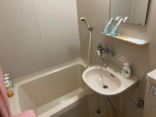 room detail thumbnail 2