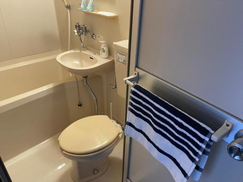 room detail thumbnail 2