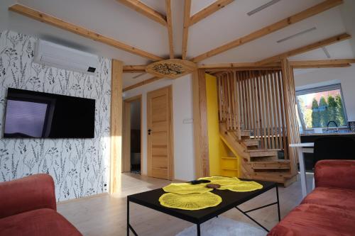 Pyramida pod Lysou s vířivkou (Pyramida pod Lysou s virivkou) in Frydlant Nad Ostravici