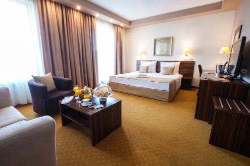 Hotel Monogram Park in Ruma