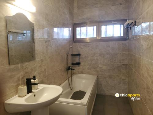 Shower, Chic house with pool in Kribi