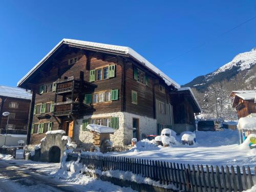 Casa Vegana, 3,5 Zi Wohnung, 5 PL, 2 Bäder (Casa Vegana, 3,5 Zi Wohnung, 5 PL, 2 Bader) in Trun