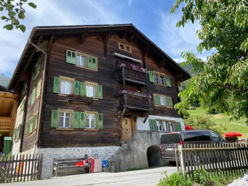 Casa Vegana, 3,5 Zi Wohnung, 5 PL, 2 Bäder (Casa Vegana, 3,5 Zi Wohnung, 5 PL, 2 Bader) in Trun