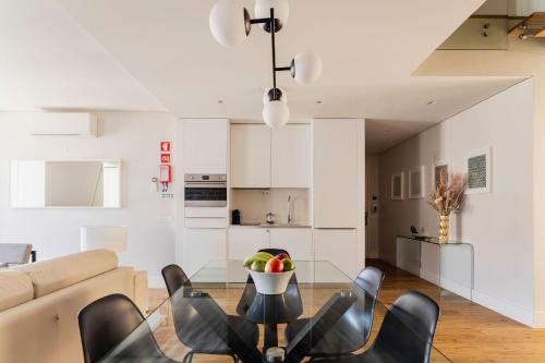 2 bedrooms, 4 beds