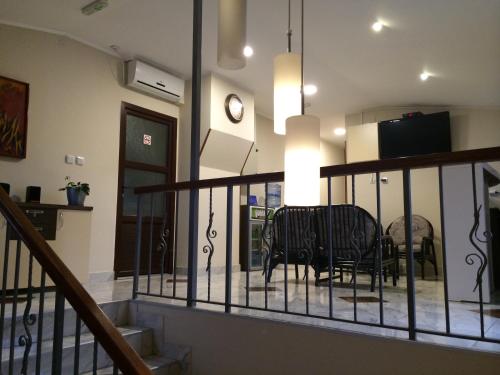 Közös társalgó / TV, Prenociste Gazela in Pirot