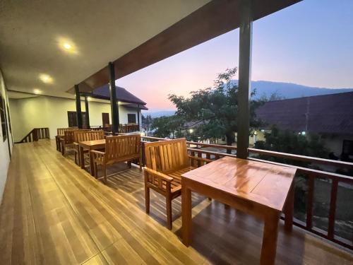 Sanhak Guesthouse in Na Hin