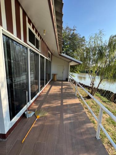 สวนภาวัฒน์ - Pawat Waterfront & Resort, Phra Nakhon Si Ayutthaya (zdjęcie 6)