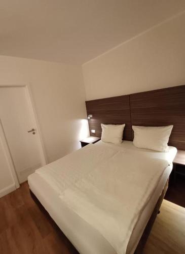 Hotel ARIANA Köln, Cologne (photo 7)