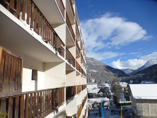 Charmant T2 au Centre de Brides-les-Bains avec Balcon, Parking et WIFI - FR-1-512-194 - Apartment - Brides-les-Bains