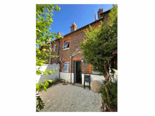 A szálláshely kívülről, The Cycling Cottage, Surrey Hills AONB, Dorking in Dorking