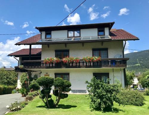 Exterior view, Haus Dobrosek in Tropolach