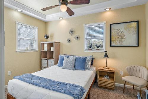 RETRO RETREAT in DTSP - Explore the downtown area
