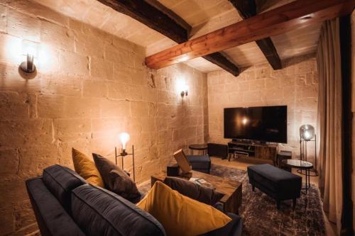 Knights 1500s Palazzino in Valletta - Seaview Rooftop Jacuzzi lounge, La Valletta (foto 8)