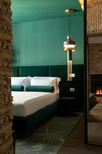 Colonna Collection