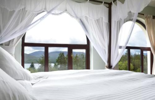 6 Ensuite Bedrooms-Sleeps 12-Garden-Sea & Mtn View