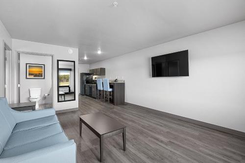 Riverstone Suites - Chippewa Falls - image 5