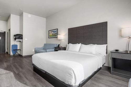 Riverstone Suites - Chippewa Falls - image 2