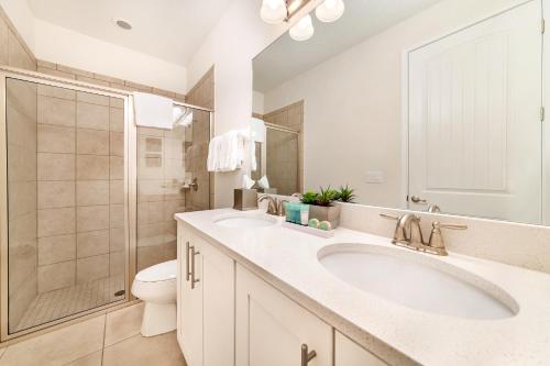 Exquisite Home with Media Room & Games near Disney - 7600M - image 8