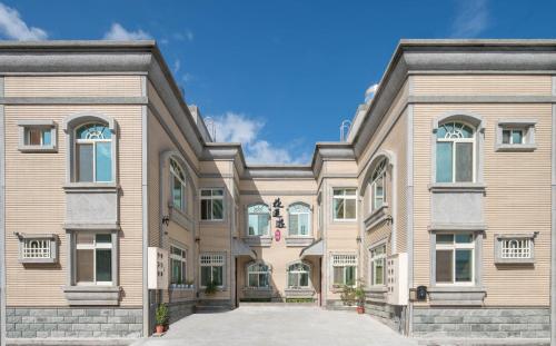 Entrance, Hualien Travel near Yanzihkou Trail (Swallow Grotto)