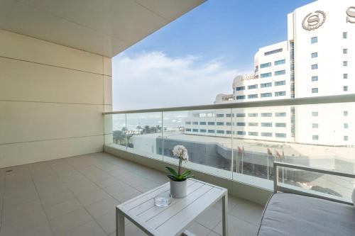 Beachfront Bliss Luxurious 3-BR Stay in JBR, Dubai (photo 4)