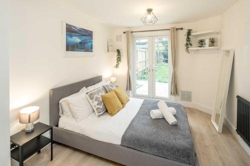 Stunning 1 Bed Luxury London Garden Apartment, London