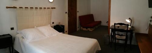 1 double bed, 1 sofa bed