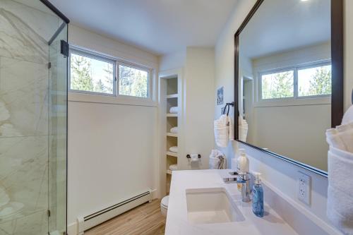 Mtn Escape with Hot Tub, By Trails in Grand Lake! Mtn Escape with Hot Tub, By Trails in Grand Lake!