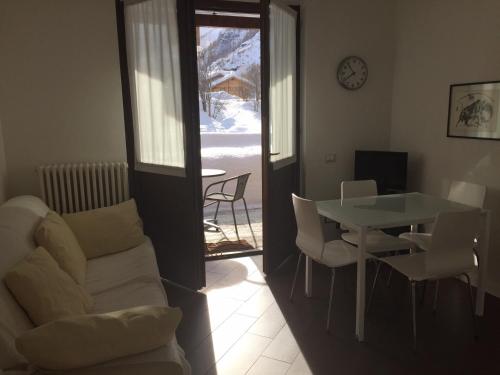 2 bedrooms, 4 beds
