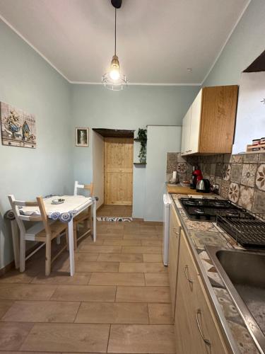 кухня, Casa Vacanze Il Vicolo - Oliveto Citra in Олівето Сітра