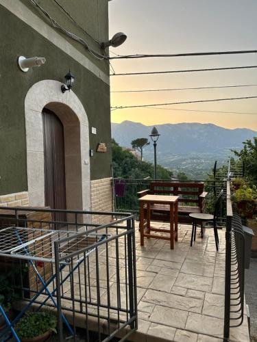 Балкон, Casa Vacanze Il Vicolo - Oliveto Citra in Олівето Сітра