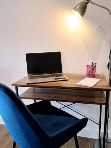2Bed 2Bath Private Balcony, Relaxing Waterfront View Apt, Parking FREE WiFi 10mins Media City, Salford Quays, Old Trafford, City Centre, Manchester (fotografie 7)